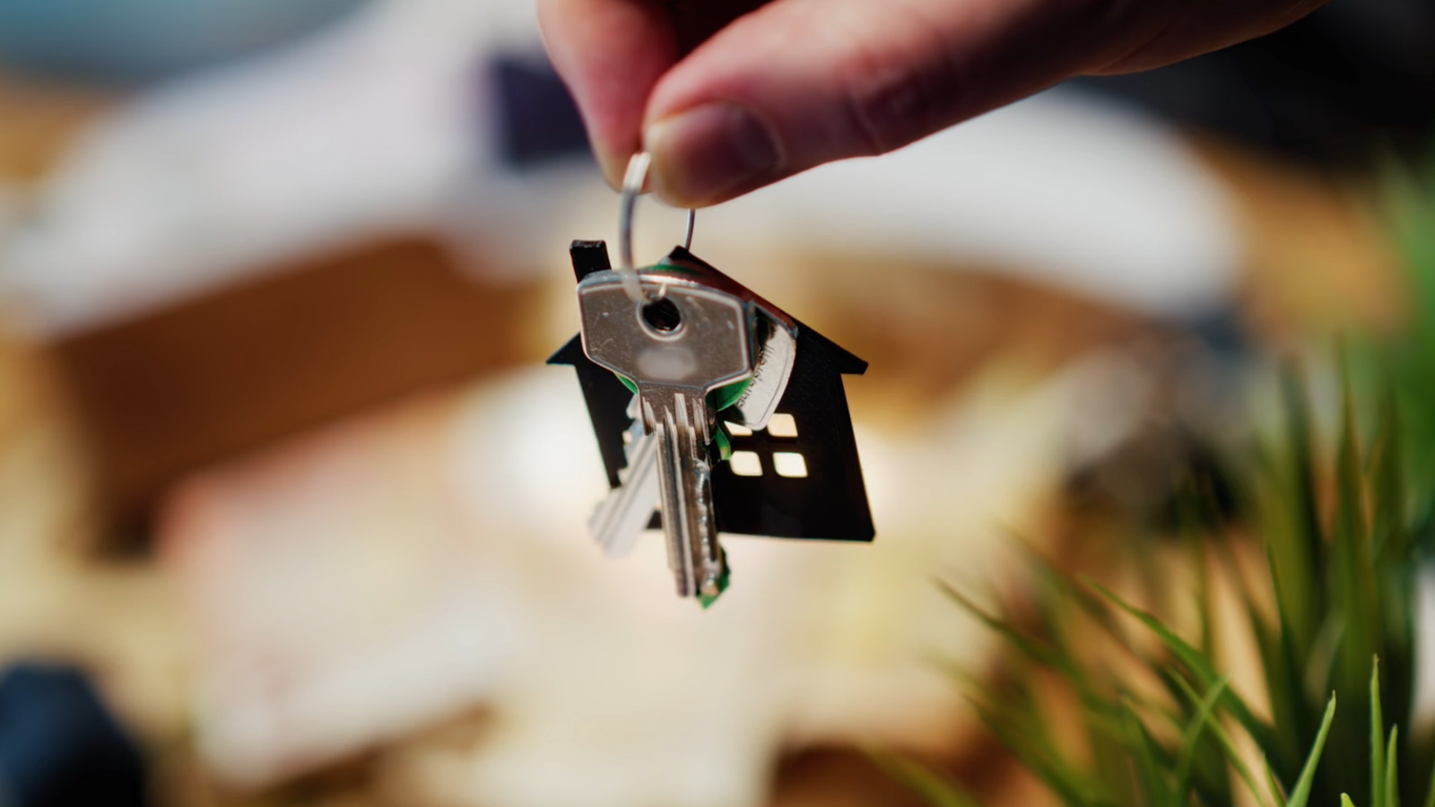 Clés de maison représentant la réglementation des locations courte durée à Nice